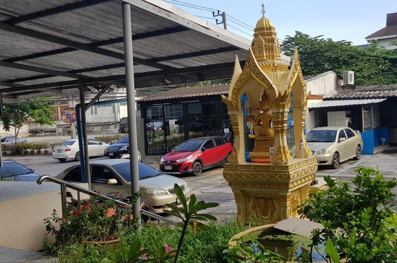 โรงแรมวินบางนา Win Bangna Hotel Bangkok Exterior photo