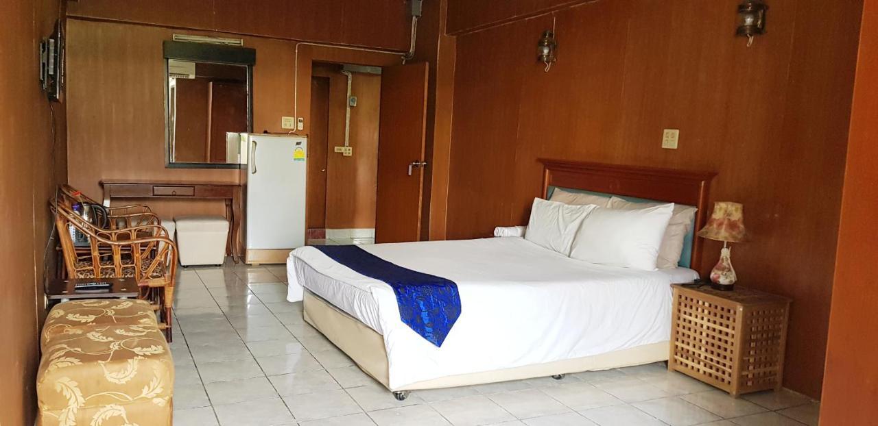โรงแรมวินบางนา Win Bangna Hotel Bangkok Exterior photo