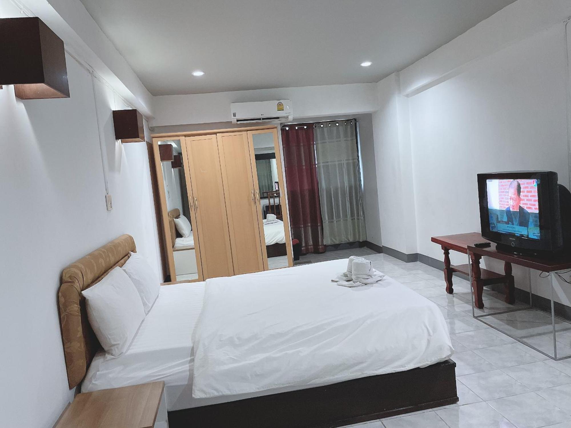 โรงแรมวินบางนา Win Bangna Hotel Bangkok Exterior photo