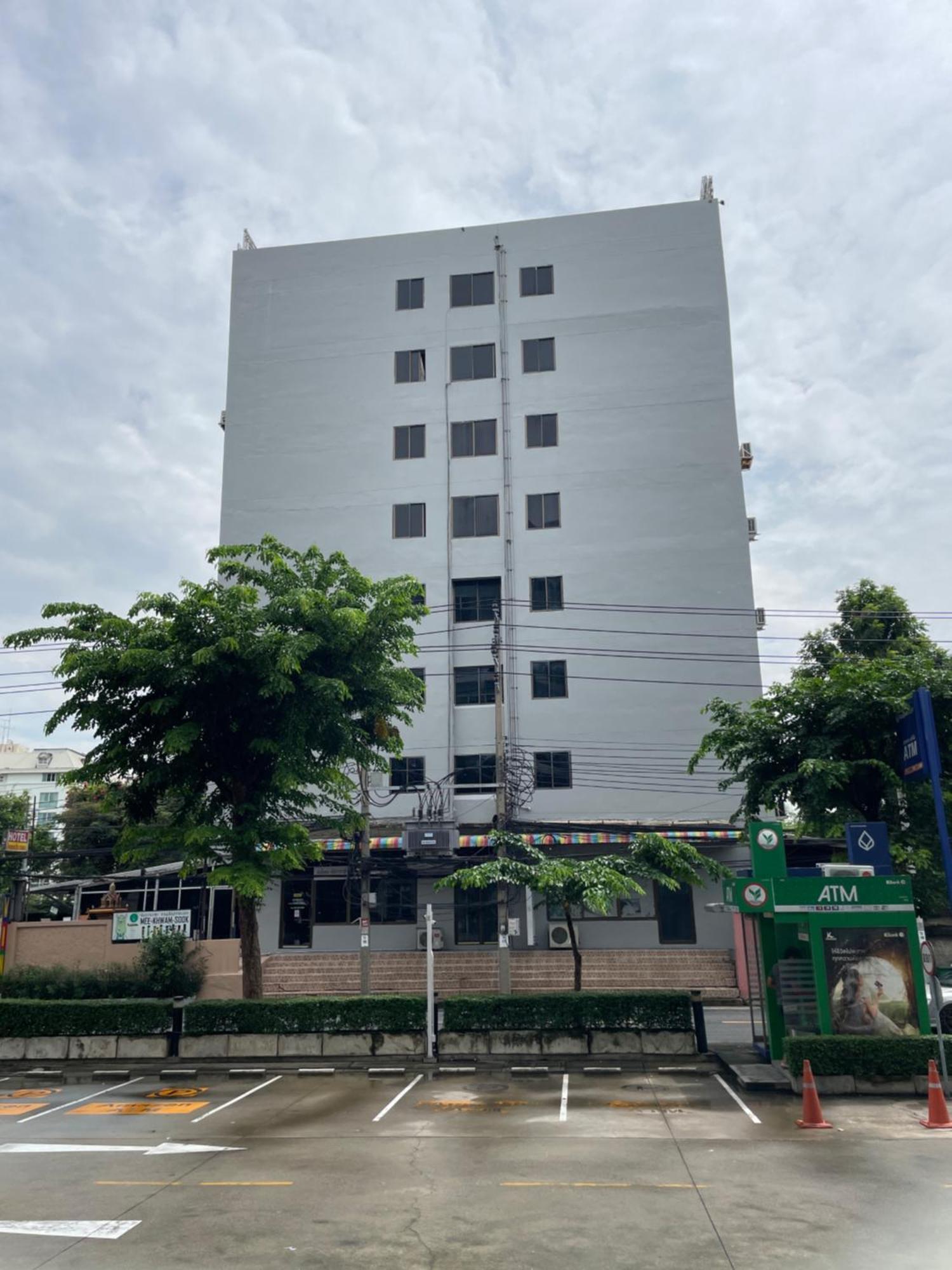 โรงแรมวินบางนา Win Bangna Hotel Bangkok Exterior photo