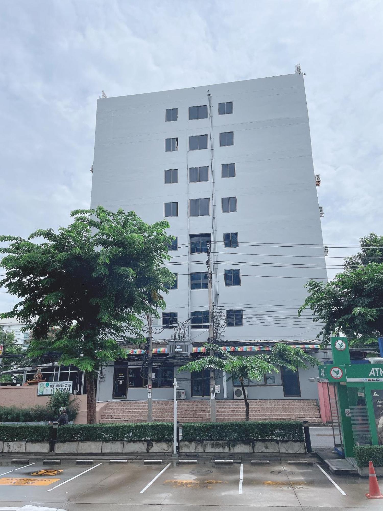 โรงแรมวินบางนา Win Bangna Hotel Bangkok Exterior photo